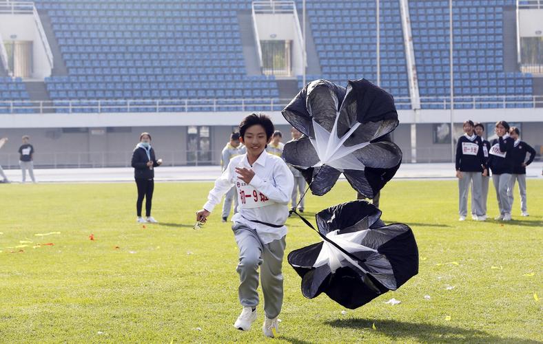 让球迷们再